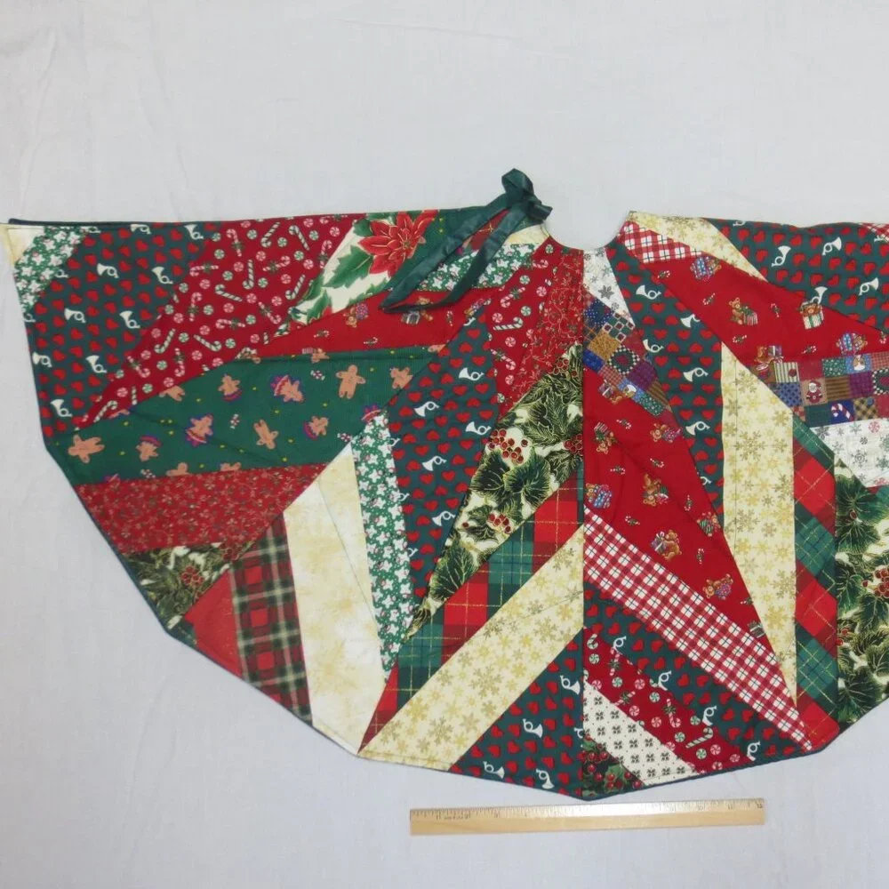 Handmade Quilted Christmas Tree Skirt 41